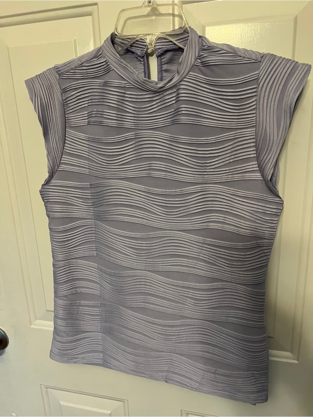 Emery Rose Sleeveless Textured Wave Mock Neck Top - Lavender NWT